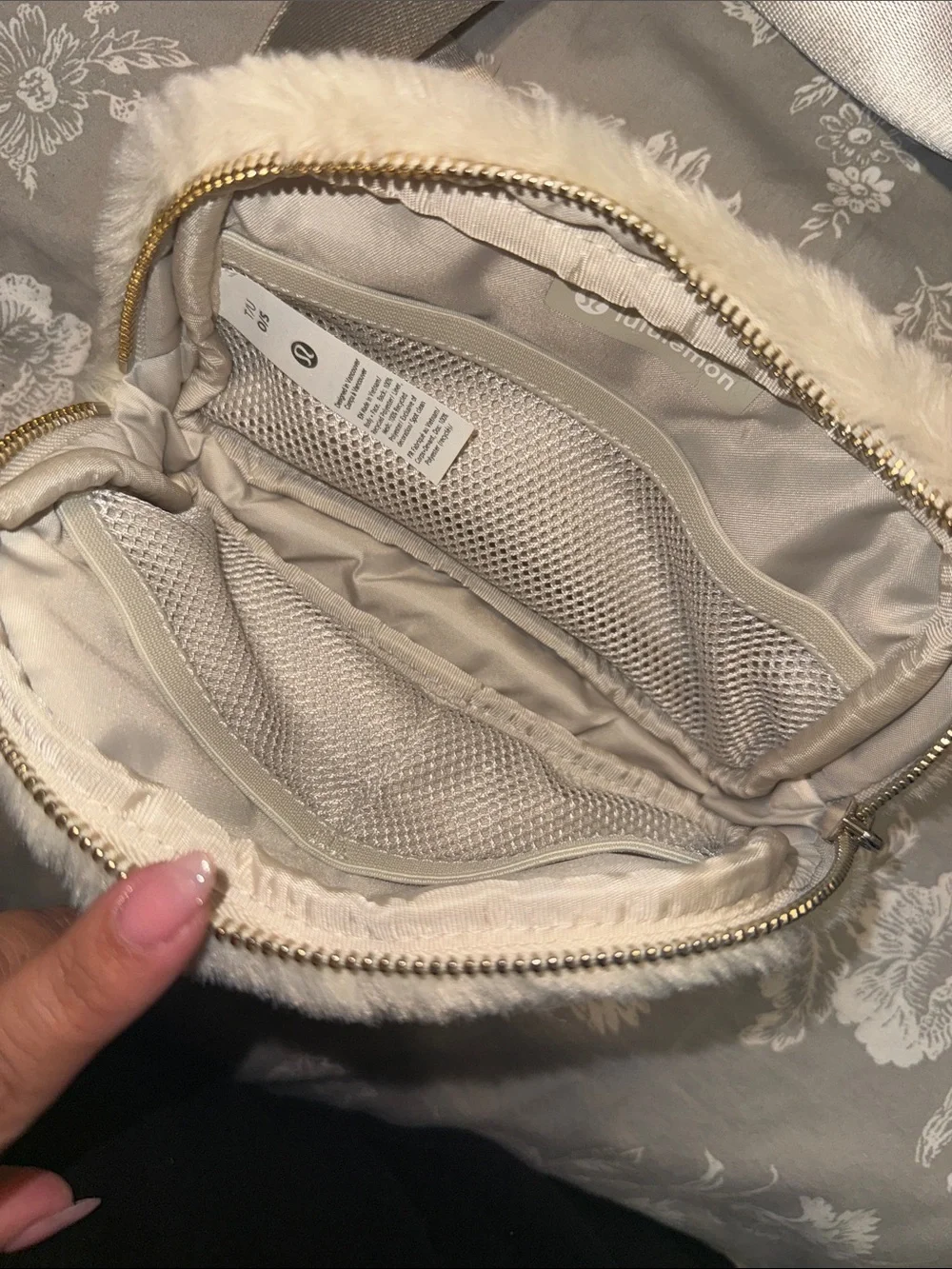 Lululemon Everywhere Belt Bag 1L Plush Fleece